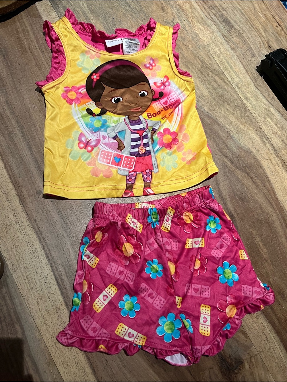 Disney Doc McStuffins Yellow & Pink Girls Pajama Set size 24 months EUC silky